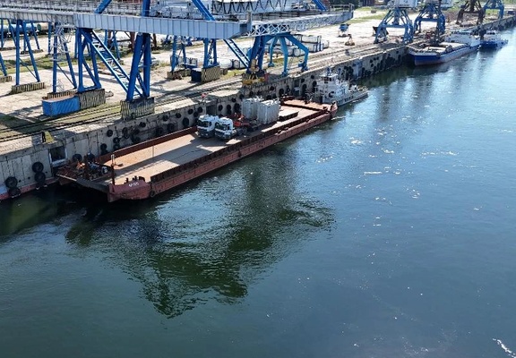 Грузовые перевозки по реке Енисей (услуги речного флота)